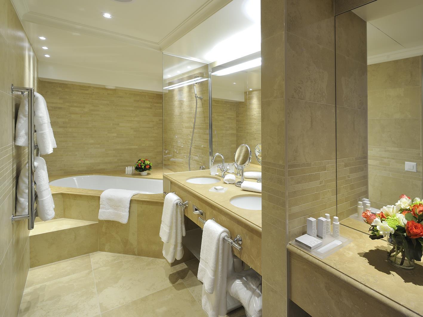 白鹤酒店 日内瓦 外观 照片 Bathroom