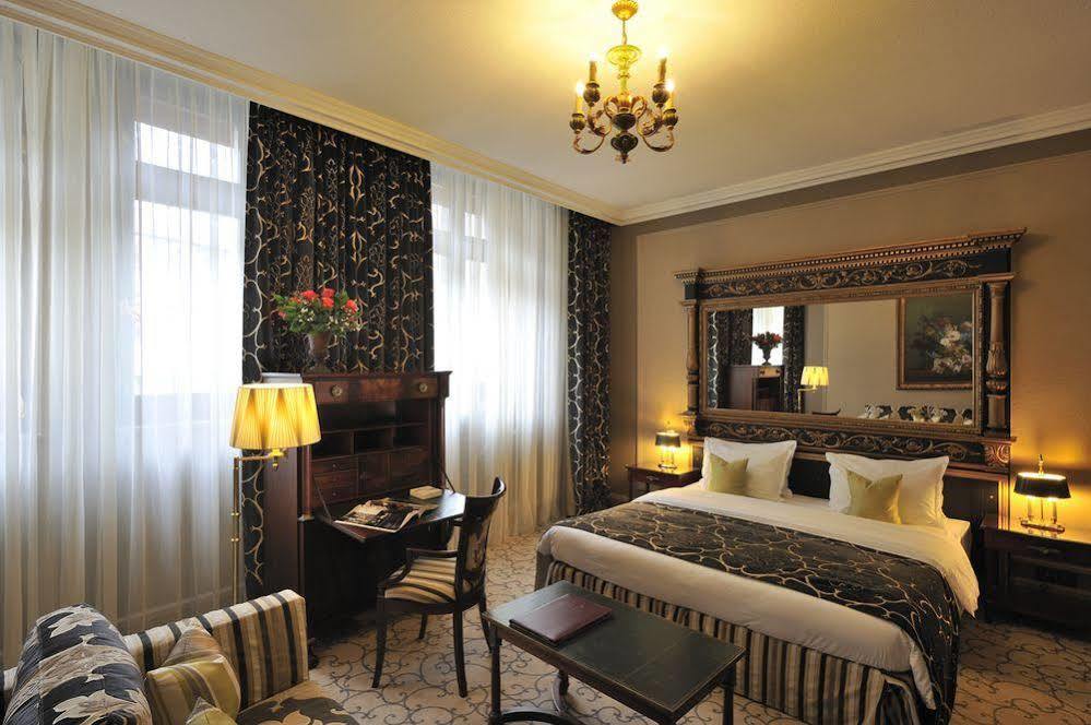 白鹤酒店 日内瓦 外观 照片 A room at the hotel