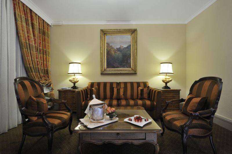 白鹤酒店 日内瓦 外观 照片 A living room at the hotel